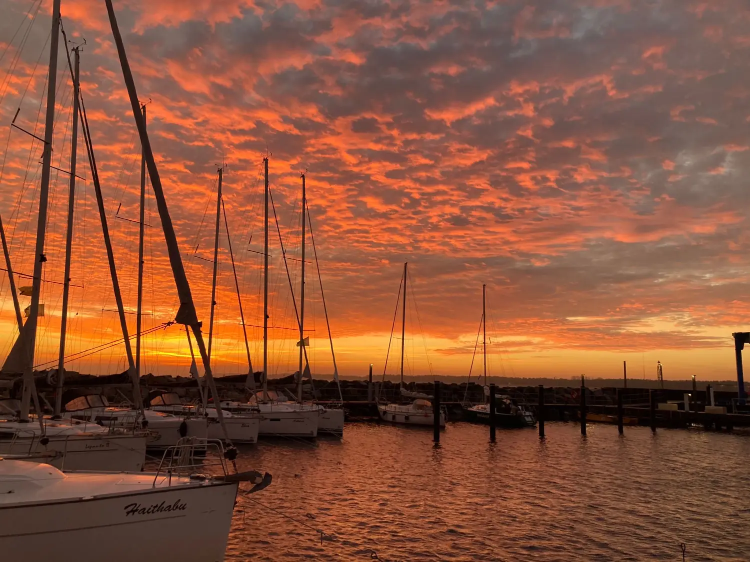 Successful Sailing - Boote, Sonnenuntergangswolken